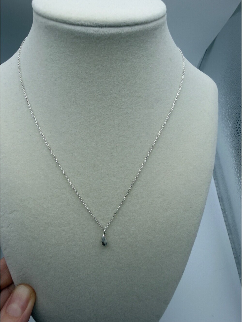 Rare Size Tiffany & Co Elsa Peretti Mini Teardrop Necklace 925 Sterling Silver